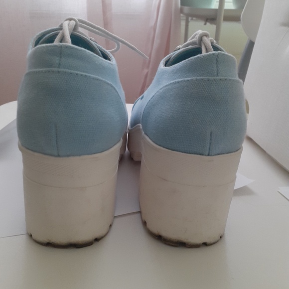 Urban Outfitters Platform Shoes - Picture 2 of 5